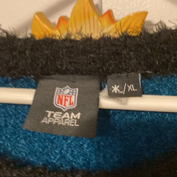 Eagles football sweater - Picture 2 of 4